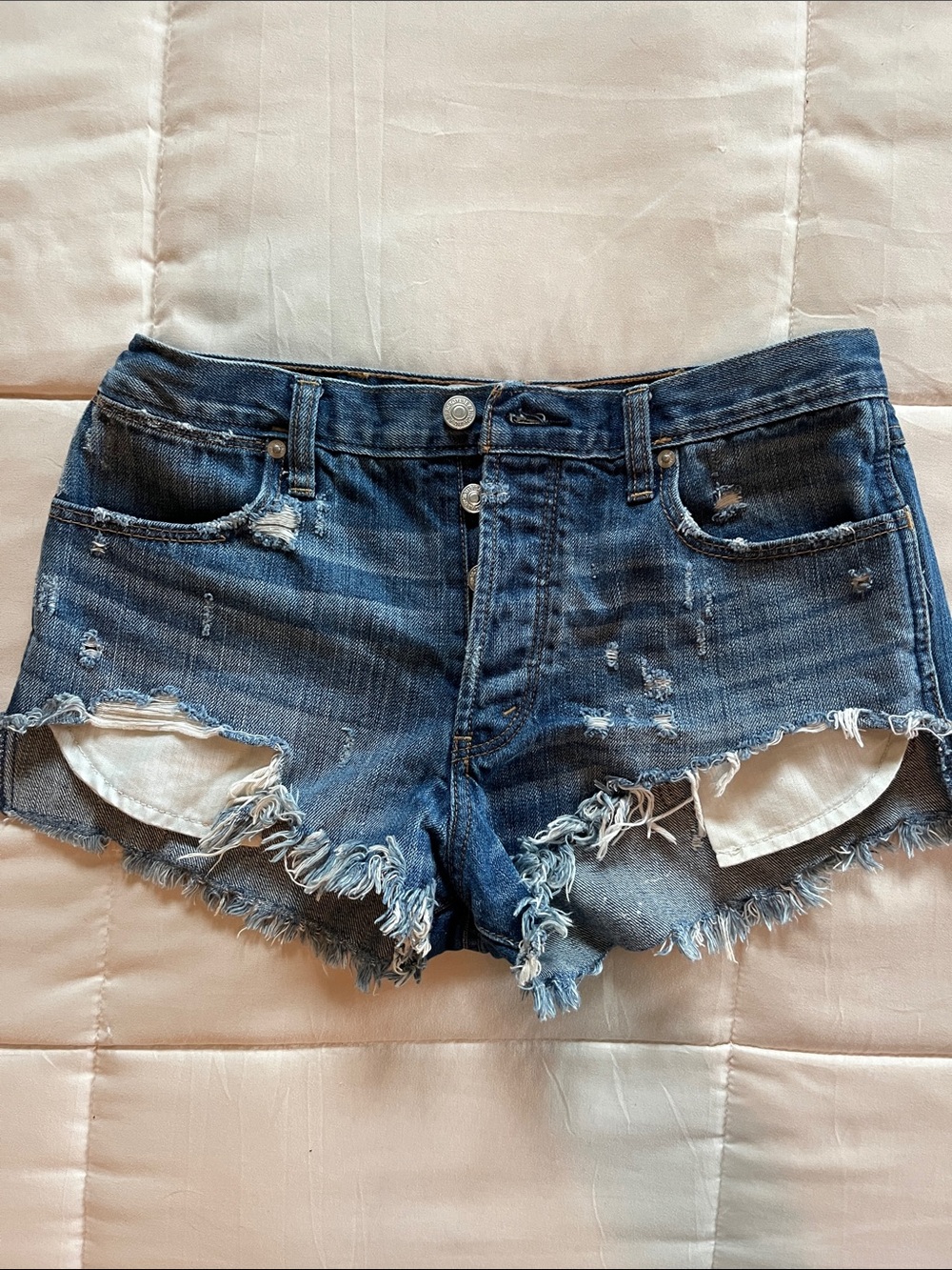 Abercrombie & Finch Four Button Distressed Shorts ~Size 4